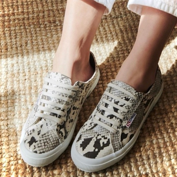SUPRE Shoes - Suprega Womens 2750 Taupe Snake Print Low Top Sneakers - Size 39.5 & 9